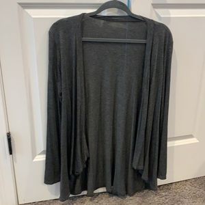 Gray long sleeved flowy cardigan